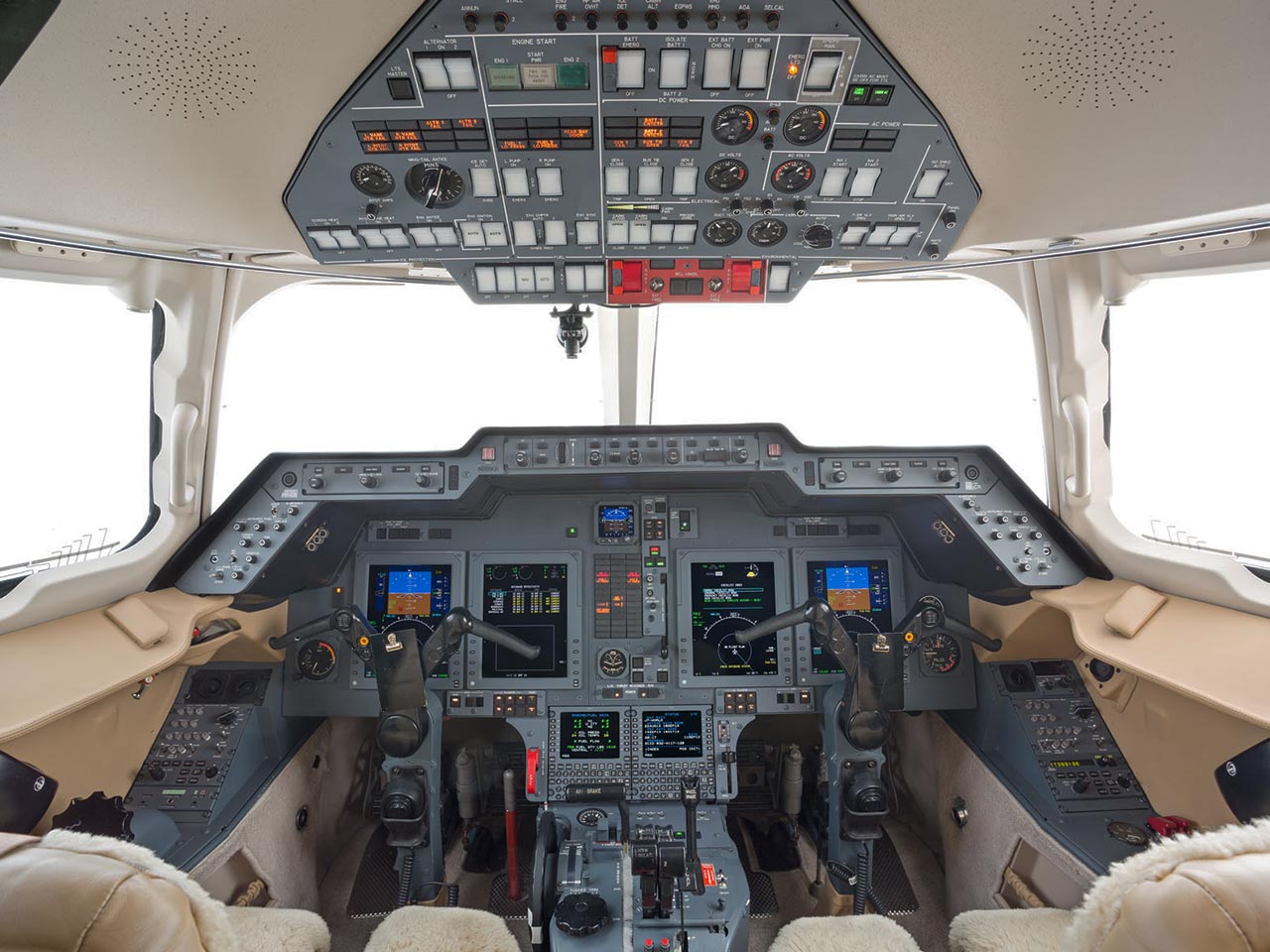 hawker-900xp-cockpit Hawker 900XP Cockpit